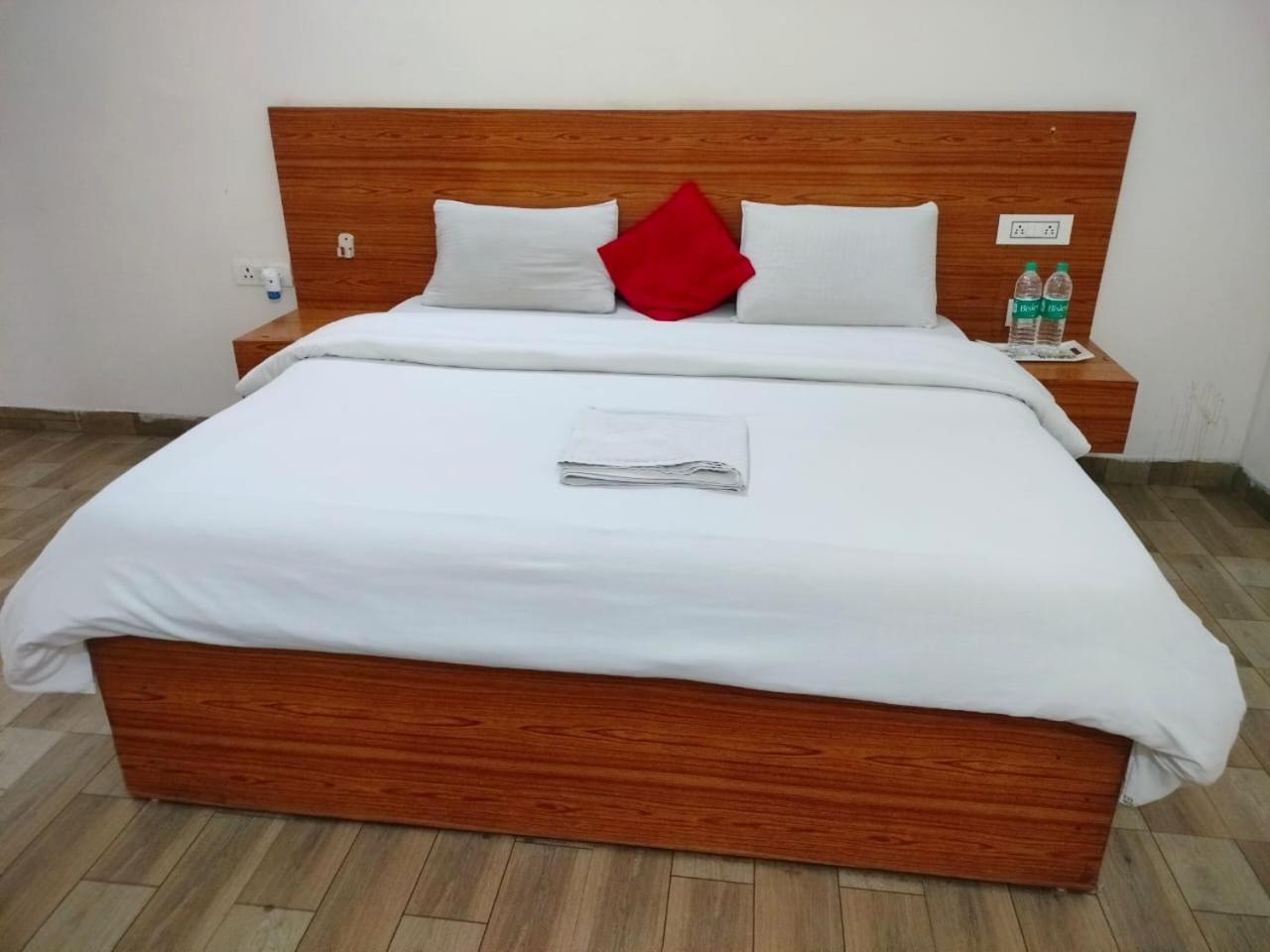 The Rejoice Hotel & Guesthouse Grander Noida Exterior foto