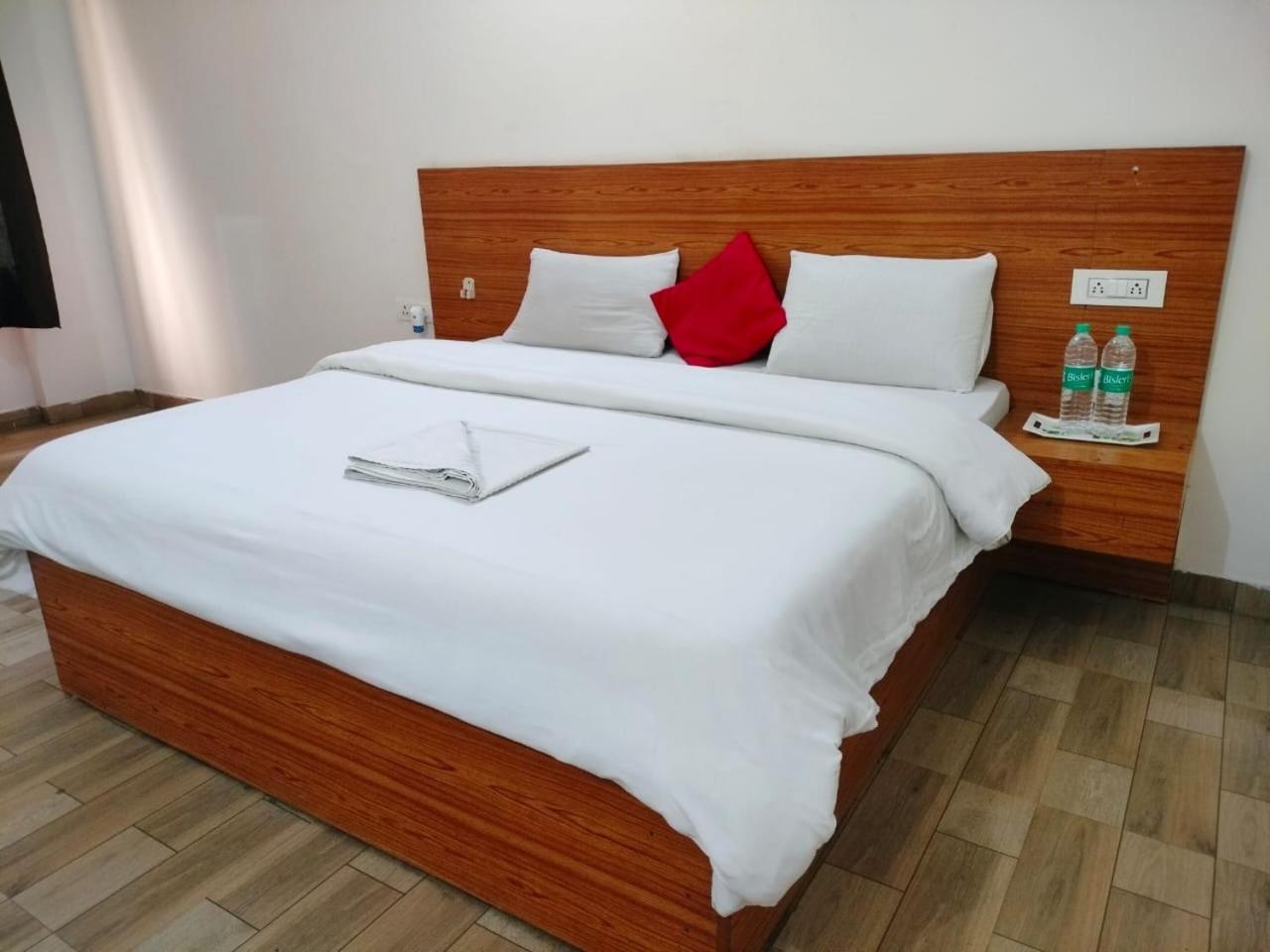 The Rejoice Hotel & Guesthouse Grander Noida Exterior foto