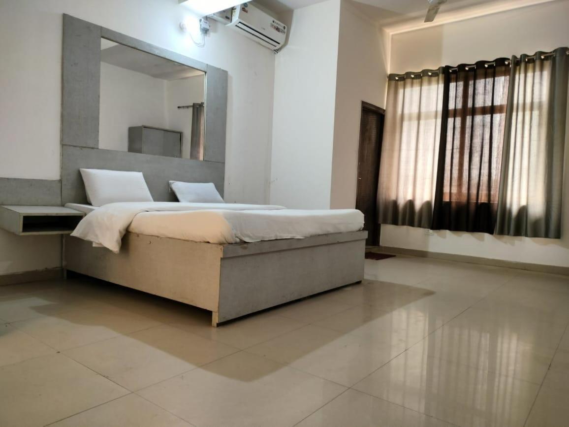 The Rejoice Hotel & Guesthouse Grander Noida Exterior foto